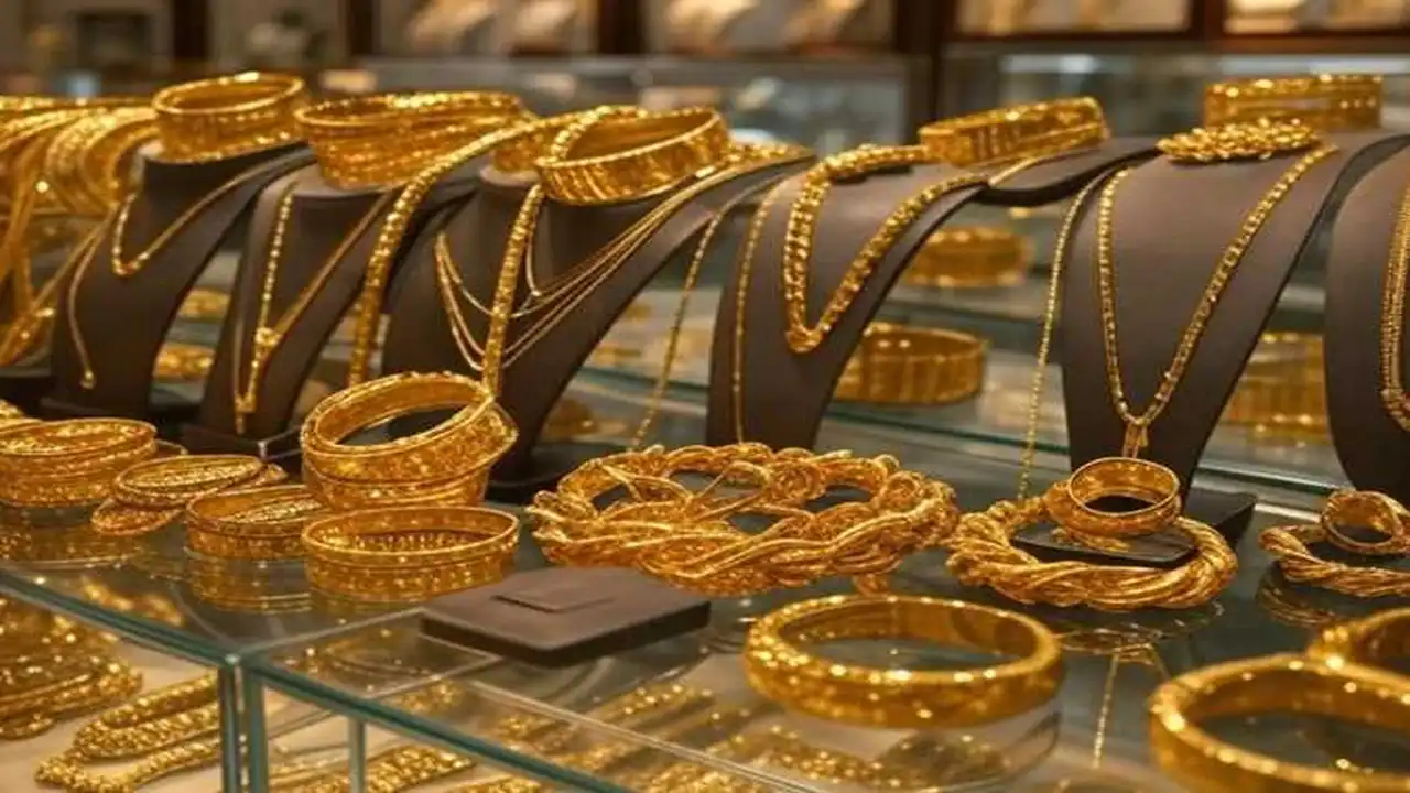 سعر جرام الذهب عيار 21 يغلق تعاملات الأحد عند 7005 جنيهات للجرام